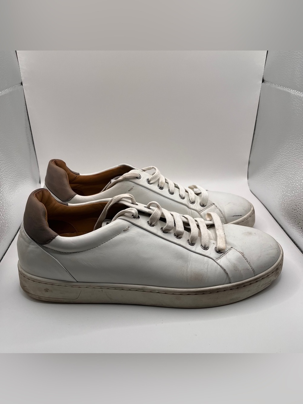 Camino Low Leather Sneaker (Men)
Magnanni size 10.5M